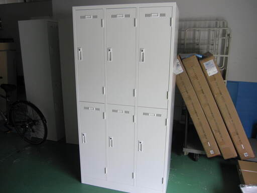 未使用品　6人用ロッカー　ホワイト　生興製　カギ2本ずつ付