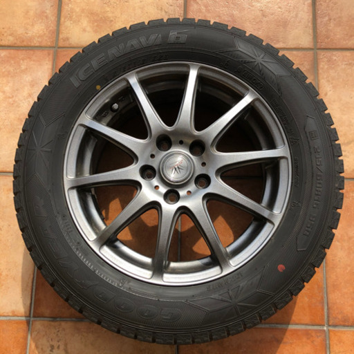 スタッドレスタイヤ　ロクサーニホイール4本セット　215/60R16