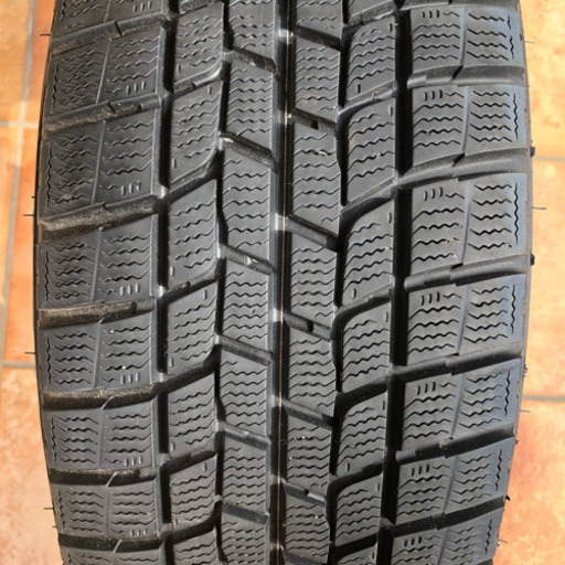 スタッドレスタイヤ　ロクサーニホイール4本セット　215/60R16