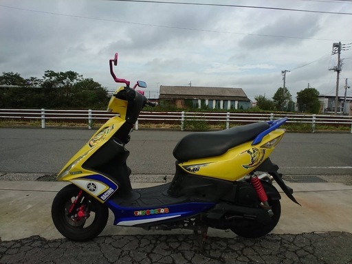 他店に売れてしまいました。 回覧ありがとうございました。☆ヤマハRSZ100ロッシカラー♪