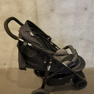 最終値下げ❗️火曜まで売れなかったら中古のお店に出します。三輪ベビーカー 保険来年6月まであり❗️箱もあります。新生児から使えます 最終値下げ❗️火曜まで売れなかったら中古のお店に出します。三輪