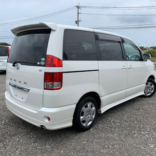 分割OK 審査なし自社ローンOK 極上ノア　平成16年式　走行6万キロ　車検2年付　両側電動ドア　ナビ　DVD ETC 修復歴なしの画像
