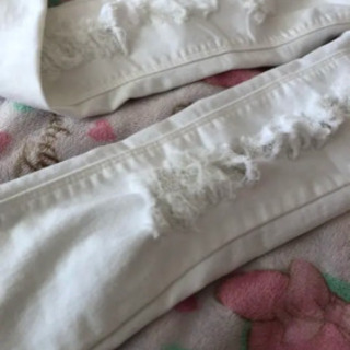 ダメージジーンズ白⸜❤︎⸝の画像