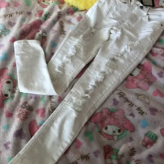 ダメージジーンズ白⸜❤︎⸝の画像