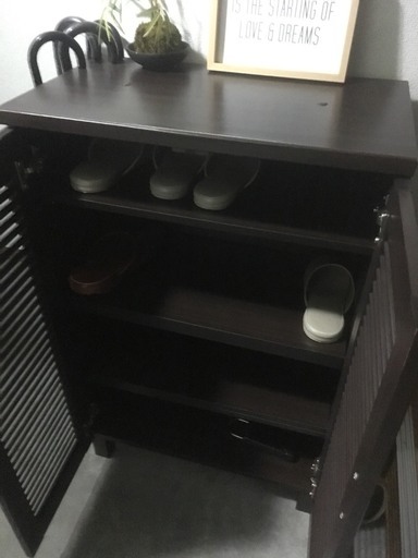 合わせやすい　ダークブラウンの下駄箱
