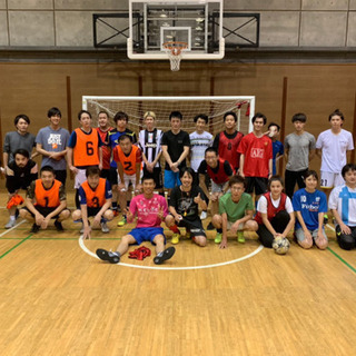 １０月１９日、土曜日渋谷駅すぐ♫１９時から２２時まで三時間コースキックオフ⚽️現在参加１４名予定！  レベル 超スーパー初心者〜プロ級⚽️ エンジョイとガチに分けます！  体育館でエアコン完備♫👍✨ シャワー完備♫ − 東京都