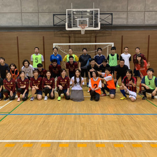 １０月１９日、土曜日渋谷駅すぐ♫１９時から２２時まで三時間コースキックオフ⚽️現在参加１４名予定！  レベル 超スーパー初心者〜プロ級⚽️ エンジョイとガチに分けます！  体育館でエアコン完備♫👍✨ シャワー完備♫ - メンバー募集