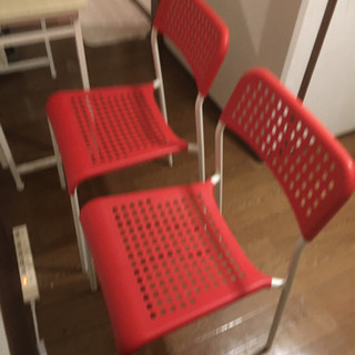 赤い椅子2脚セット　引取希望