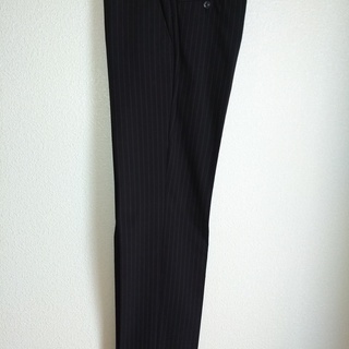 【春夏用】180Yシングルスーツ　ブラックピンストライプ　段返り3ツボタン　INHALEEXHALEの画像