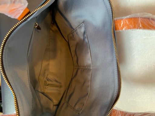 新品・未使用品  男女兼用❗️本革仕様のトートバッグ