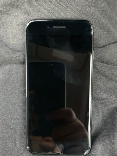 iPhone8 64GB au  三カ所割れあり