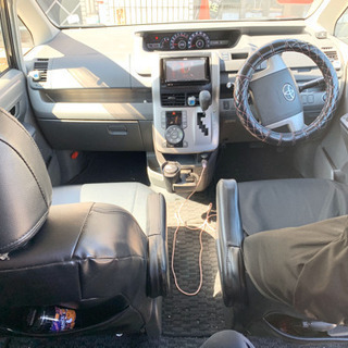 ヴォクシー 19年 4ナンバー　税金安の画像