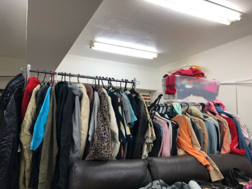 レディースの衣類を大量に購入してくれる方募集