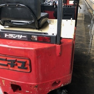 『中古』フォークリフト　ノーパンタイヤ  ホイール付き　前輪　6.50‐10　RIM 5,00　後輪　5.00‐8　RIM　3,00 の画像