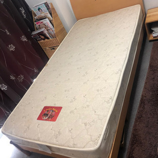 タダであげます❗️ナチュラルウッド　組み立て式シングルベッドの画像