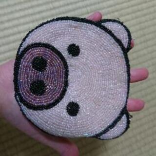 ぶたのビーズバックの画像