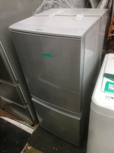 中古相場 18000円 シャープ 冷蔵庫 小型 2ドア つけかえどっちもドア 137L シルバー SJ-D14C-S