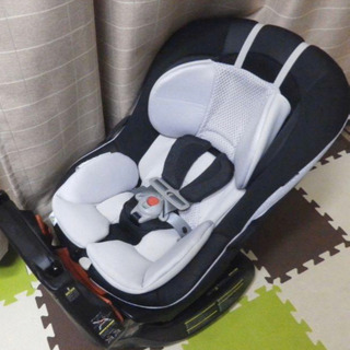 コンビ ✩チャイルドシート 新生児〜
