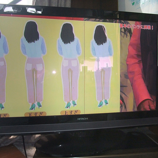 無料でテレビ+テレビ台（訳あり）をお譲りします。：ご注意くだ...