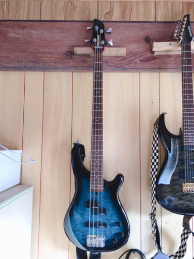 フェルナンデス ベース