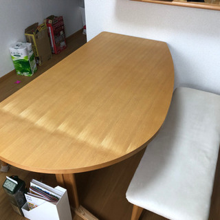 ダイニングテーブル
