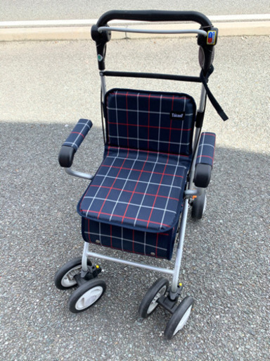 ☆ほぼ未使用品(数回使用) シルバーカー☆