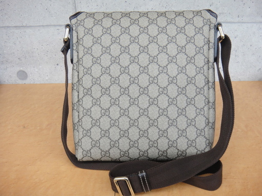 93 【本物保証】GUCCI GG柄斜め掛けショルダーバッグ【モノ市場安城店】