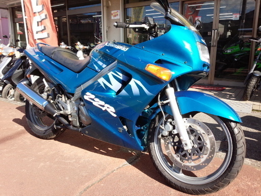 NO.2908　ＺＺＲ２５０　水冷４サイクル８バルブ２気筒２５０ｃｃエンジン　オーシャンブルー　☆彡