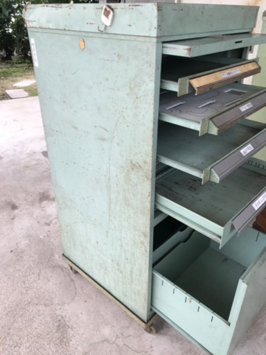 ツールキャビネット　工具箱キャスター付き