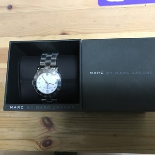 MARC BY MARC JACOBS新品、箱と取説付送料無料です。