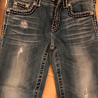 カブリナ丈のジーンズの画像