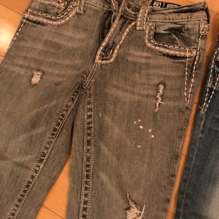 カブリナ丈のジーンズの画像