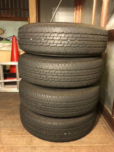 ハイエース　走行1万キロ未満　まだまだ使えます