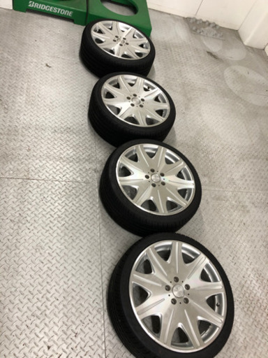 235/35/19ばり山　今月15000で売ります！