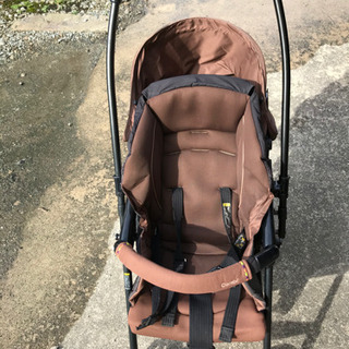★コンビ（株）ベビーカー  コンパクト  新生児★９８０円★下見歓迎★