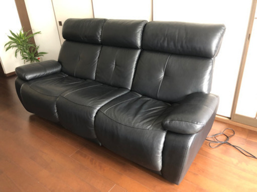 ★お値下げしました！本革　電動リクライニングソファでリラックス！