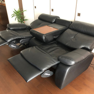 ☆お値下げしました！本革 電動リクライニングソファでリラックス！