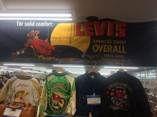 LEVI'Sのタペストリーです