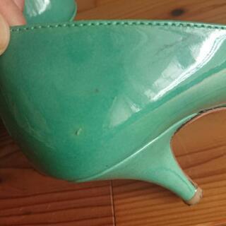 イタリア製エナメルパンプス size35の画像