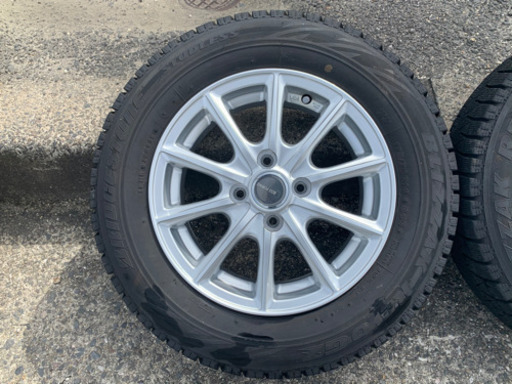 ブリヂストン スタッドレスタイヤ  175/70/R14 5.5j ＋50 4本