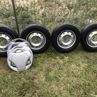 今週の日曜日限定165/70-R13スタッドレスタイヤと14イン...