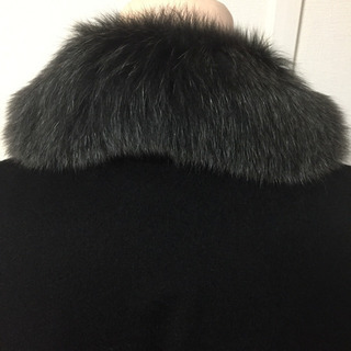 お渡し完了しました。 美品 カシミヤ&ブルーフォックスケープコートの画像