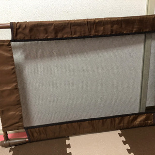 あたっても安全柔らかベビーゲート