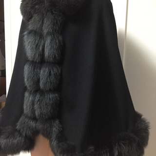 お渡し完了しました。 美品 カシミヤ&ブルーフォックスケープコートの画像