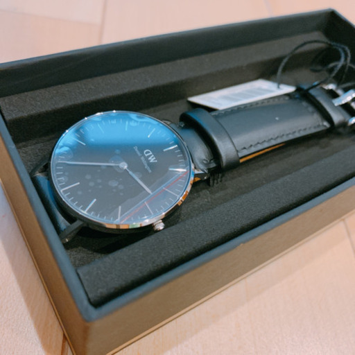 新品箱付き！ダニエルウェリントン腕時計　DW00100145