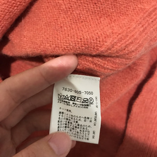 コーエン ラムウール Vネックニットの画像
