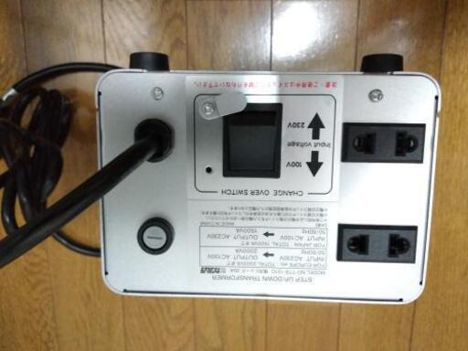 カシムラ変圧器2000VA