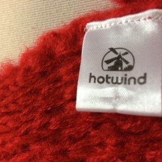 新品未使用 マフラー ストール 赤色 レッド 無地 シンプルの画像