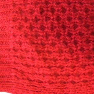 新品未使用 マフラー ストール 赤色 レッド 無地 シンプルの画像
