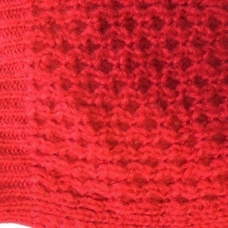 新品未使用 マフラー ストール 赤色 レッド 無地 シンプルの画像